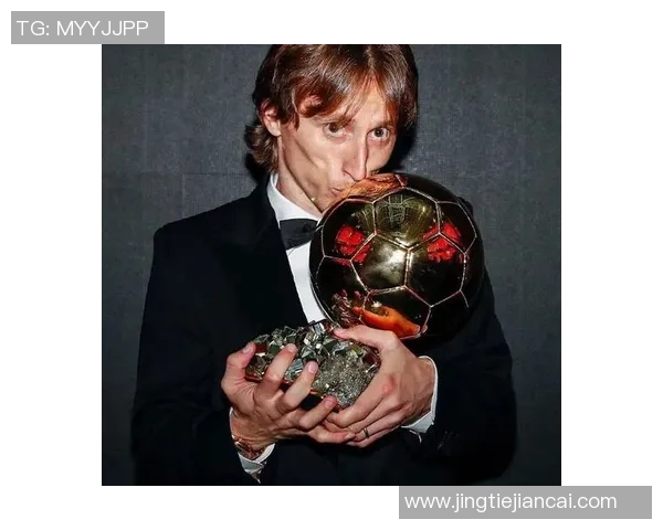 不同年代足球金球奖杯变迁与历史传奇的完美融合