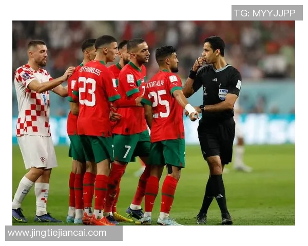 在绿茵场与生活交错的镜像中探寻足球球星替身文学的隐秘叙事魅力